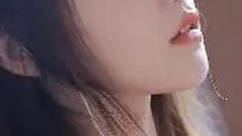 钟楚曦“抢C”争议再掀波澜，合影引发热议，冤枉了她？