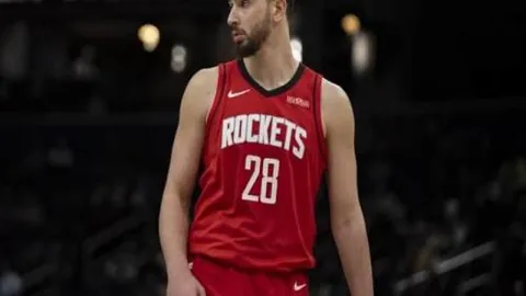 湖人重磅交易！肯纳德-祖巴茨加盟步行者，字母哥莫兰特稳坐阵脚，评级揭秘幕后风云！